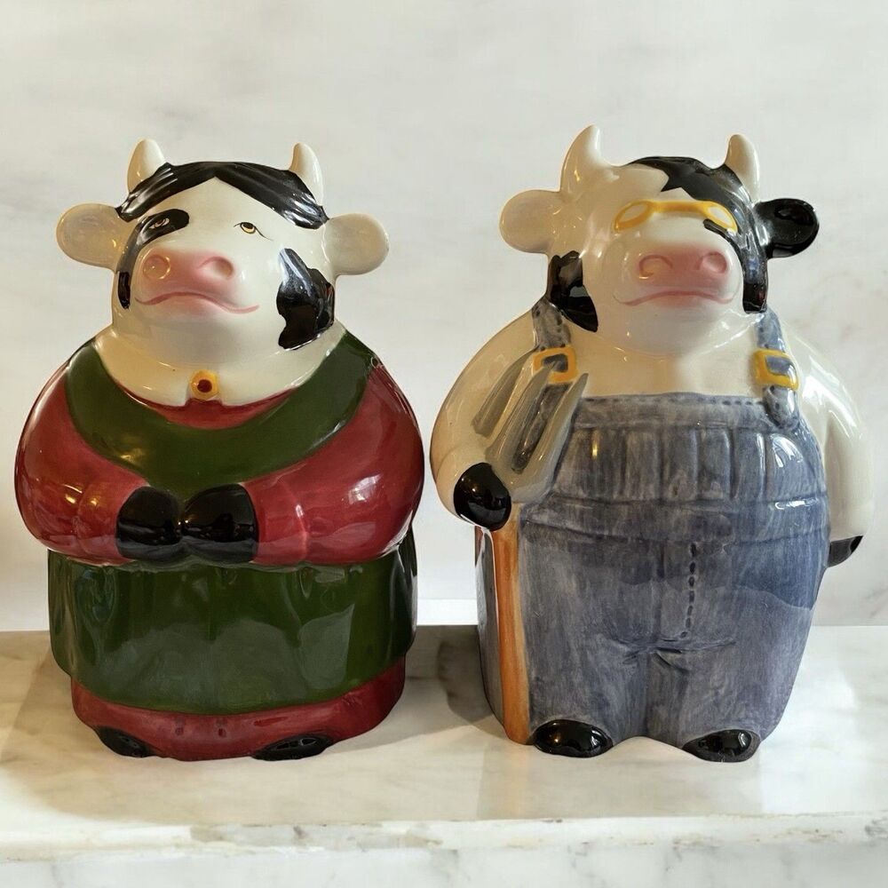 Vintage 1992 Clay Art “American Gothic” Cows Salt & Pepper Shakers